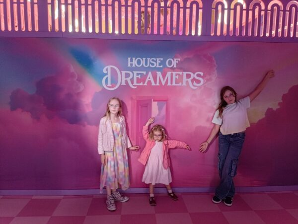 house-of-dreamers-sortie-paris-caroussel-du-louvre-avis-chronique-5